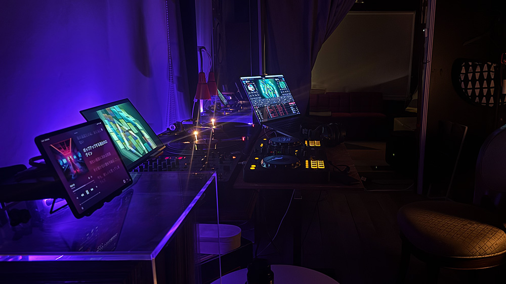 MoON lounge visual image